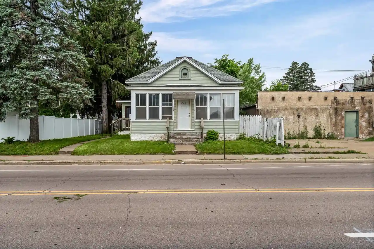 Homes for sale in La Crosse, WI | 1543 George Street Street, La Crosse, WI 54603 | MLS# 1969685