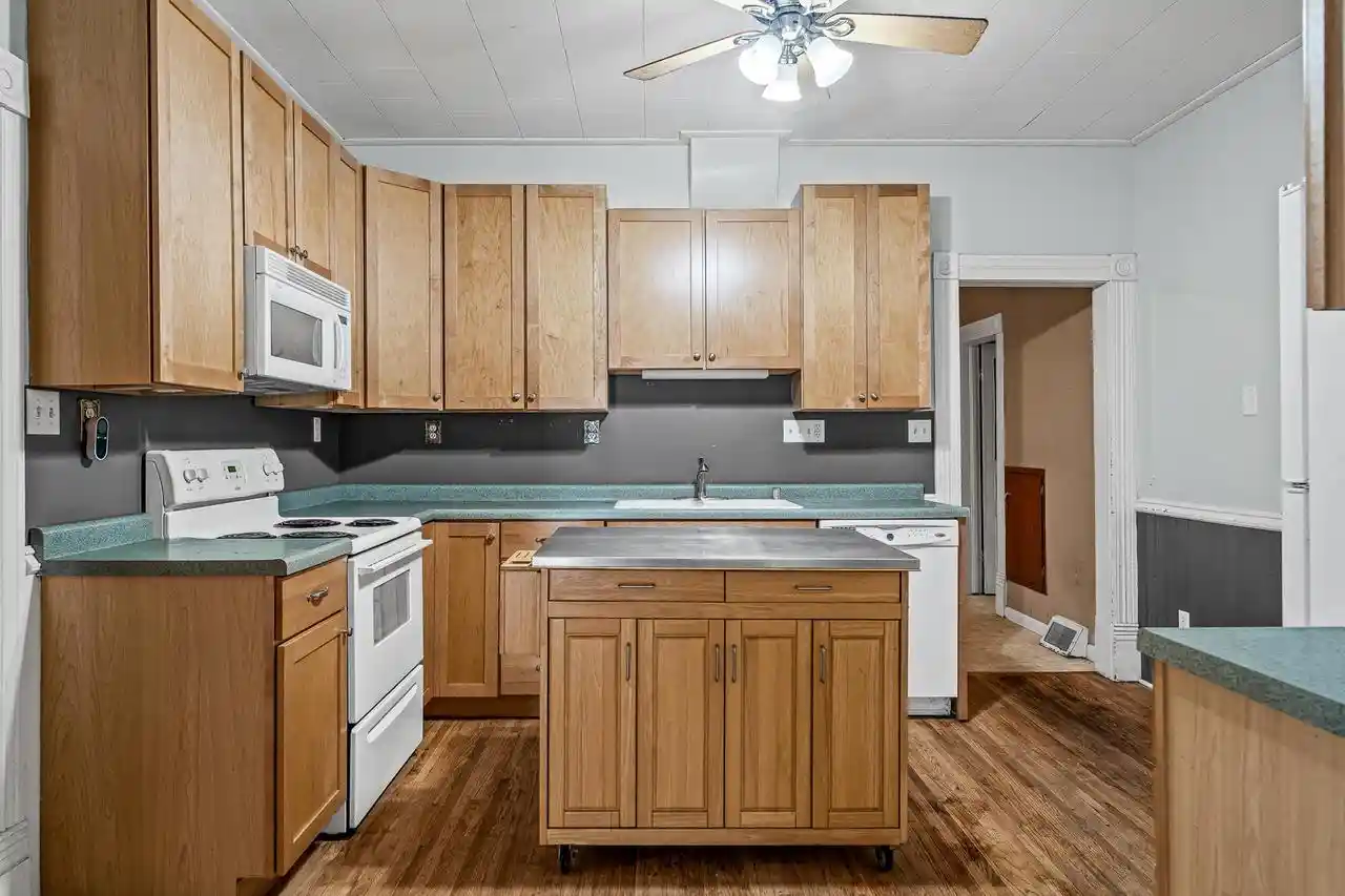 Homes for sale in La Crosse, WI | 1543 George Street Street, La Crosse, WI 54603 | MLS# 1969685