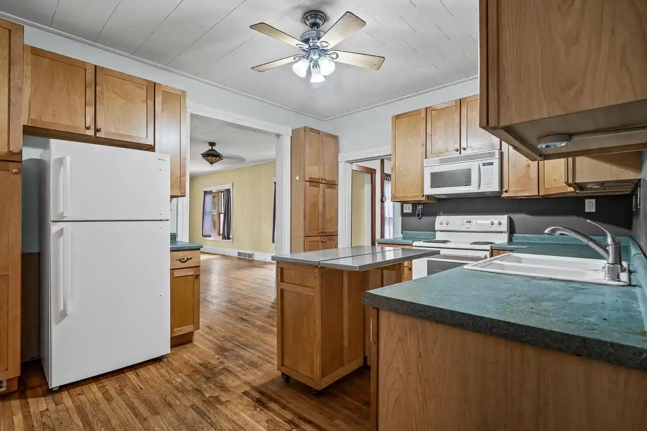 Homes for sale in La Crosse, WI | 1543 George Street Street, La Crosse, WI 54603 | MLS# 1969685
