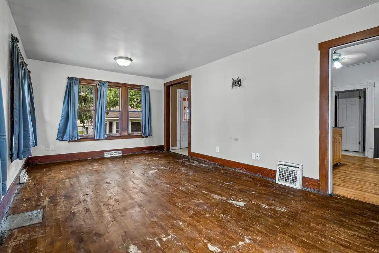 Homes for sale in La Crosse, WI | 1543 George Street Street, La Crosse, WI 54603 | MLS# 1969685
