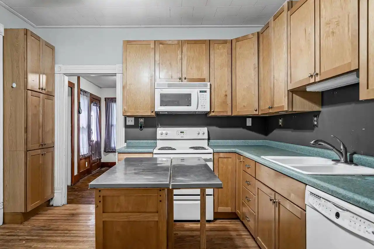 Homes for sale in La Crosse, WI | 1543 George Street Street, La Crosse, WI 54603 | MLS# 1969685