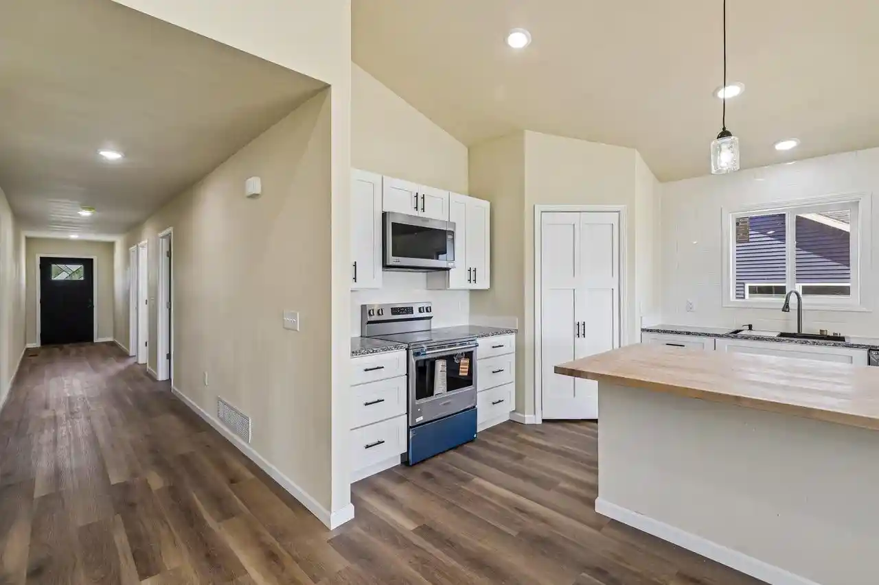 5th image of 997 Bell Circle Circle, Arlington, WI 53911 | MLS# 2027078