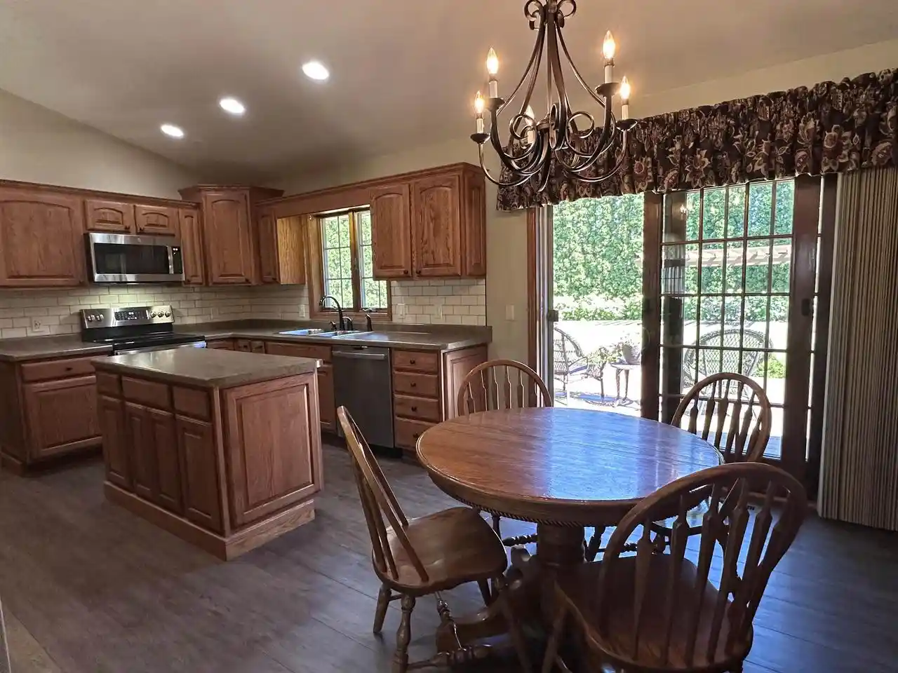 4th image of 3503 Candlewood Dr Dr, Janesville, WI 53546 | MLS# 2027083