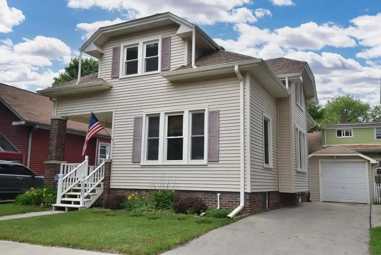 Photo 1 of Single family home for sale at 1707 Carlisle Avenue Avenue, Racine, WI 53404 | MLS# 1969732 | Listing updated on 2026-09-12