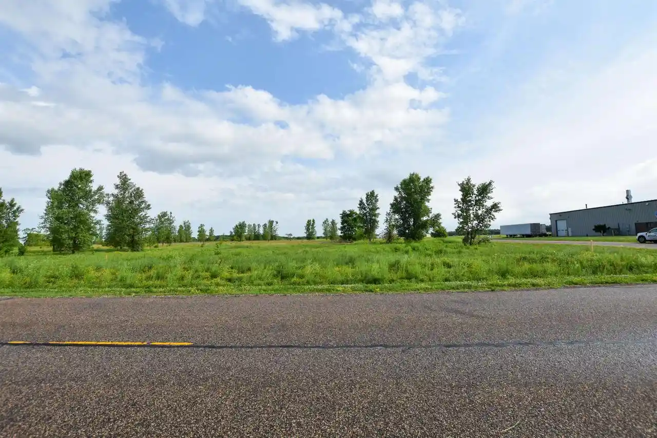Homes for sale in Waupaca, WI | Runway Dr Dr, Waupaca, WI 54981 | MLS# 50328398
