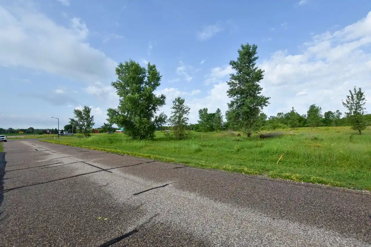 Homes for sale in Waupaca, WI | Runway Dr Dr, Waupaca, WI 54981 | MLS# 50328398