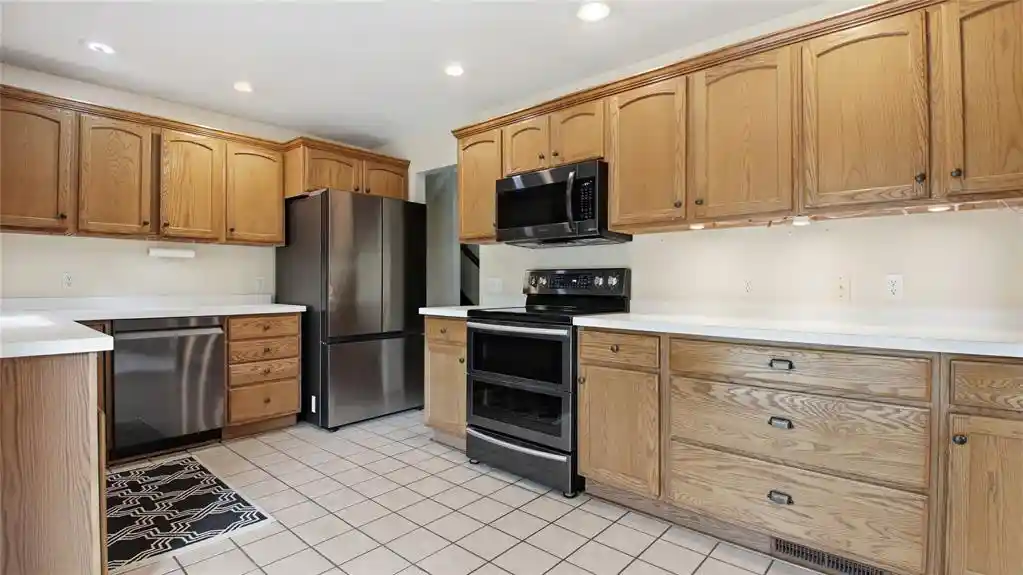 2nd image of 212 Country Club Lane Lane, Altoona, WI 54720 | MLS# 1602805