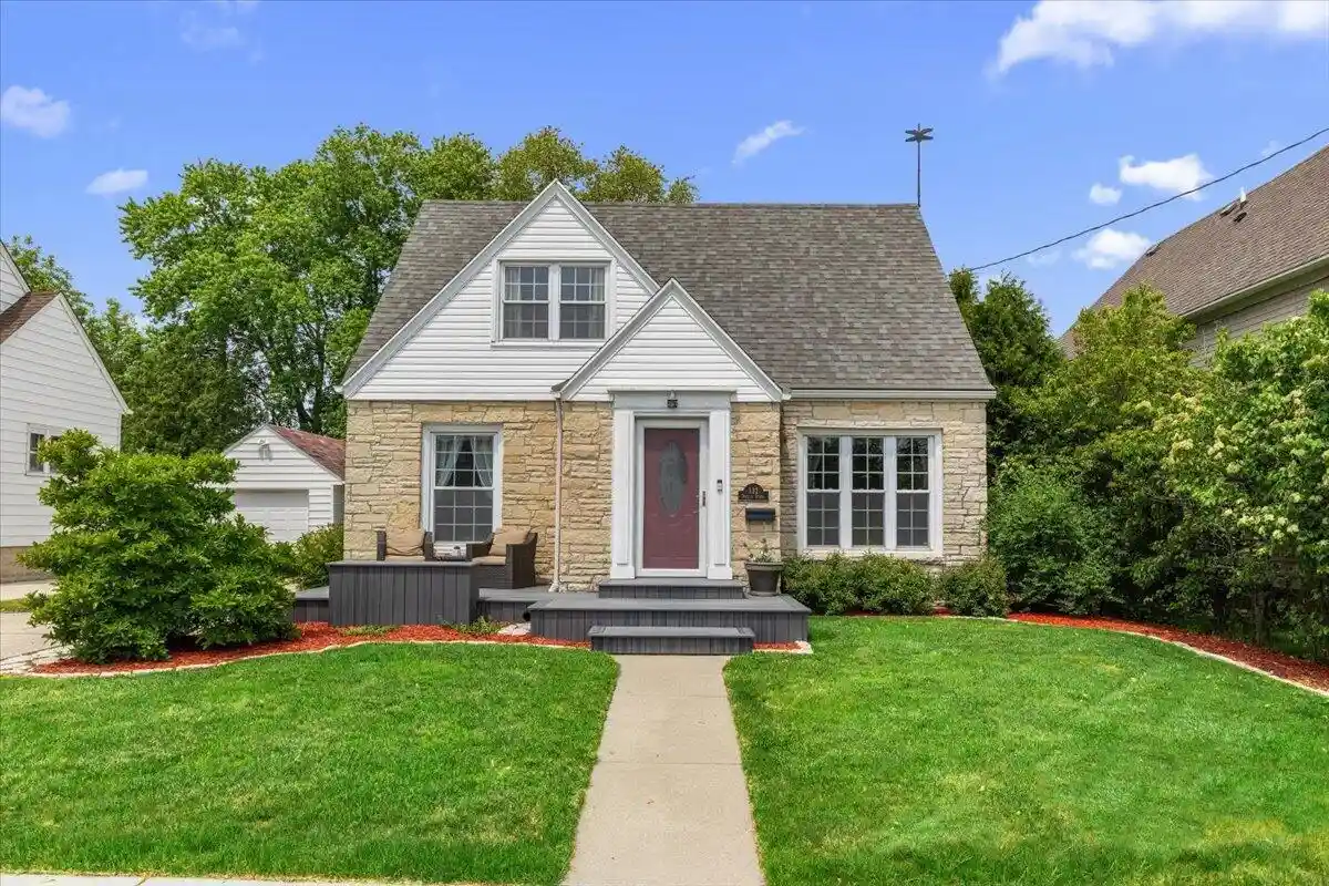 Homes for sale in Port Washington, WI | 132 E Douglas Street Street, Port Washington, WI 53074 | MLS# 1969769