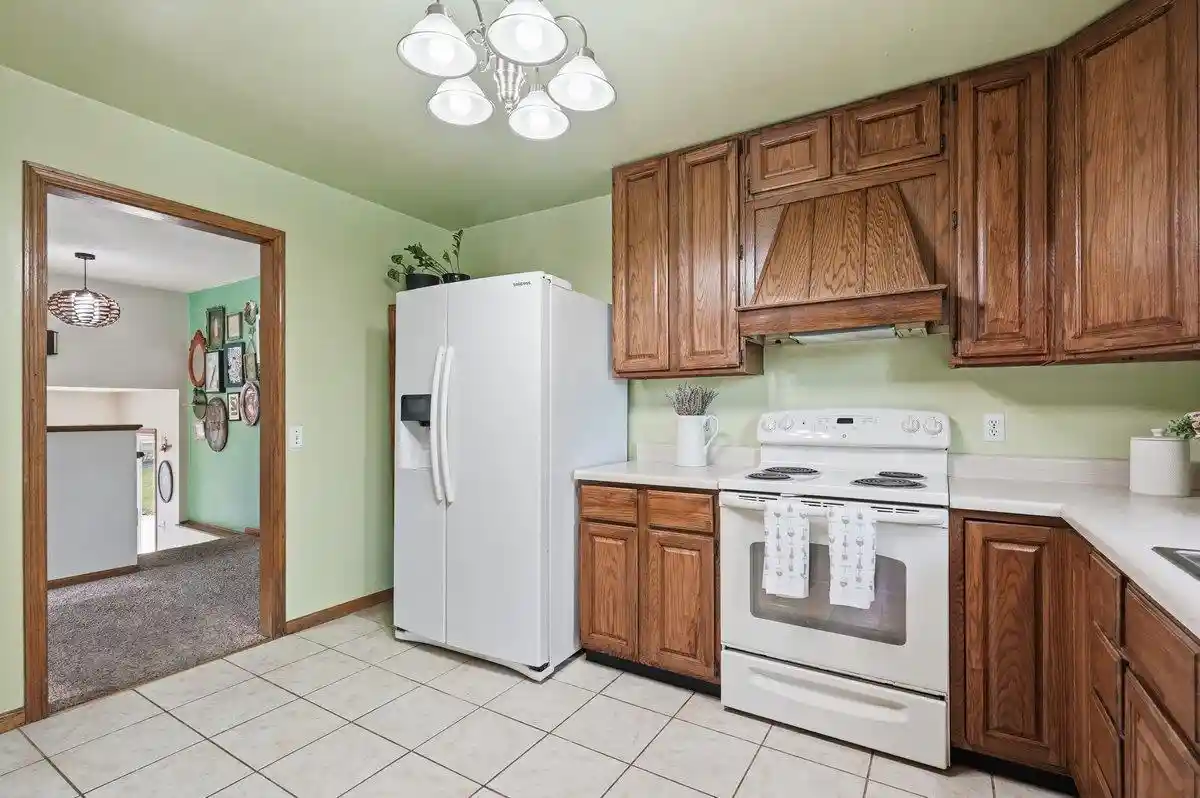 3rd image of 3137 Clove Dr Dr, Madison, WI 53704 | MLS# 2027115