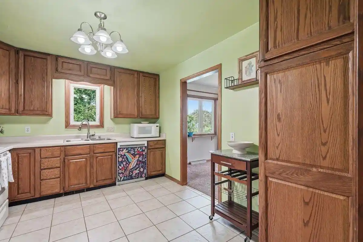 4th image of 3137 Clove Dr Dr, Madison, WI 53704 | MLS# 2027115