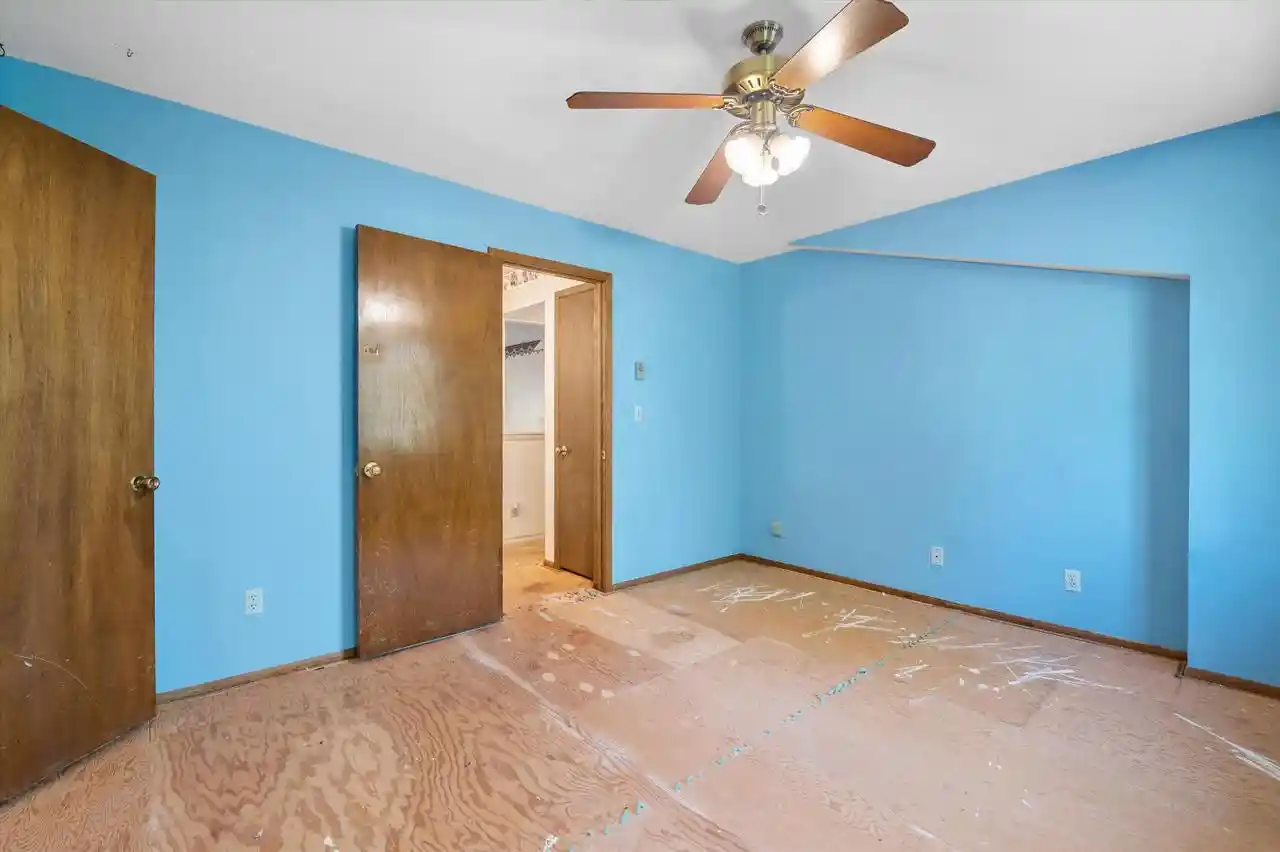 3rd image of 306 Sheffield Rd Rd, Waukesha, WI 53186