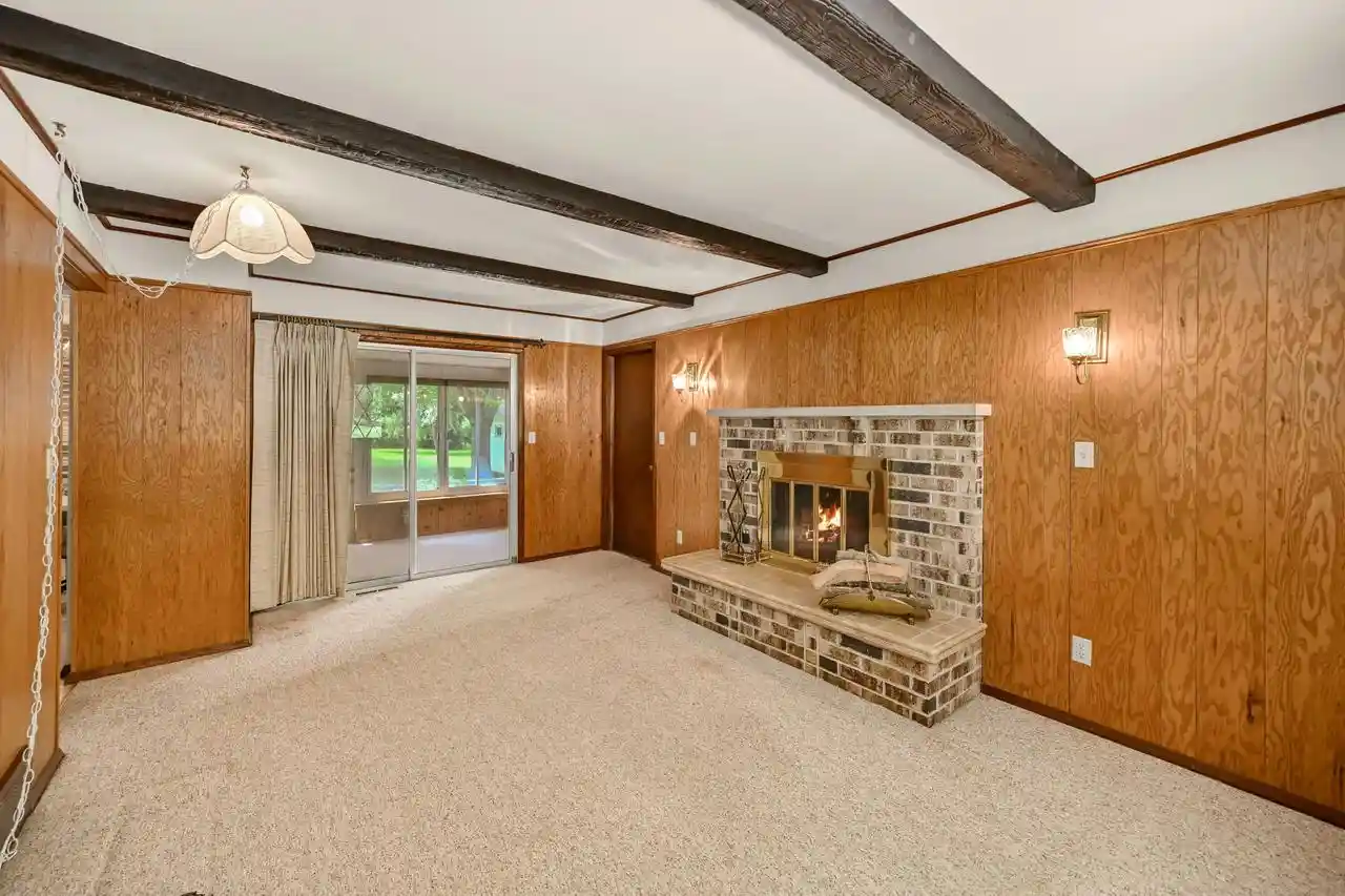 Homes for sale in Franklin, WI | 3319 W Woodward Dr Dr, Franklin, WI 53132 | MLS# 1969796