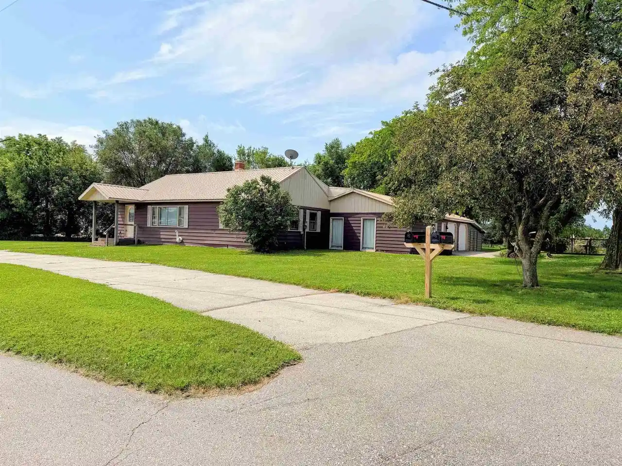 Homes for sale in Prairie Du Chien, WI | 1733 S Marquette Road Road, Prairie Du Chien, WI 53821 | MLS# 2027122