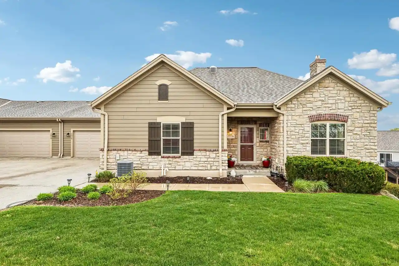 1st image of 1016 Ann Marie Way Way, Oconomowoc, WI 53066 | MLS# 1969805