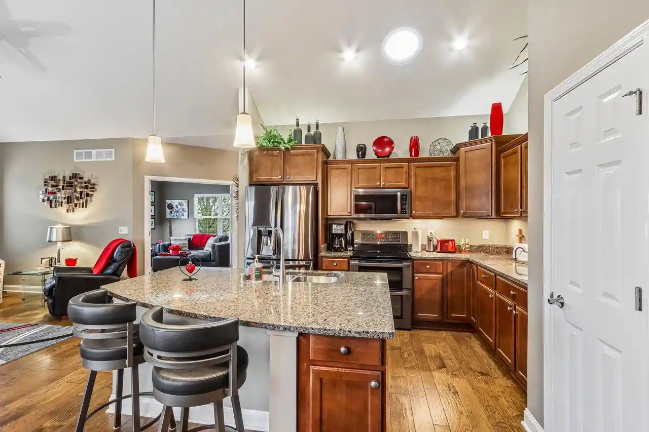 3rd image of 1016 Ann Marie Way Way, Oconomowoc, WI 53066 | MLS# 1969805