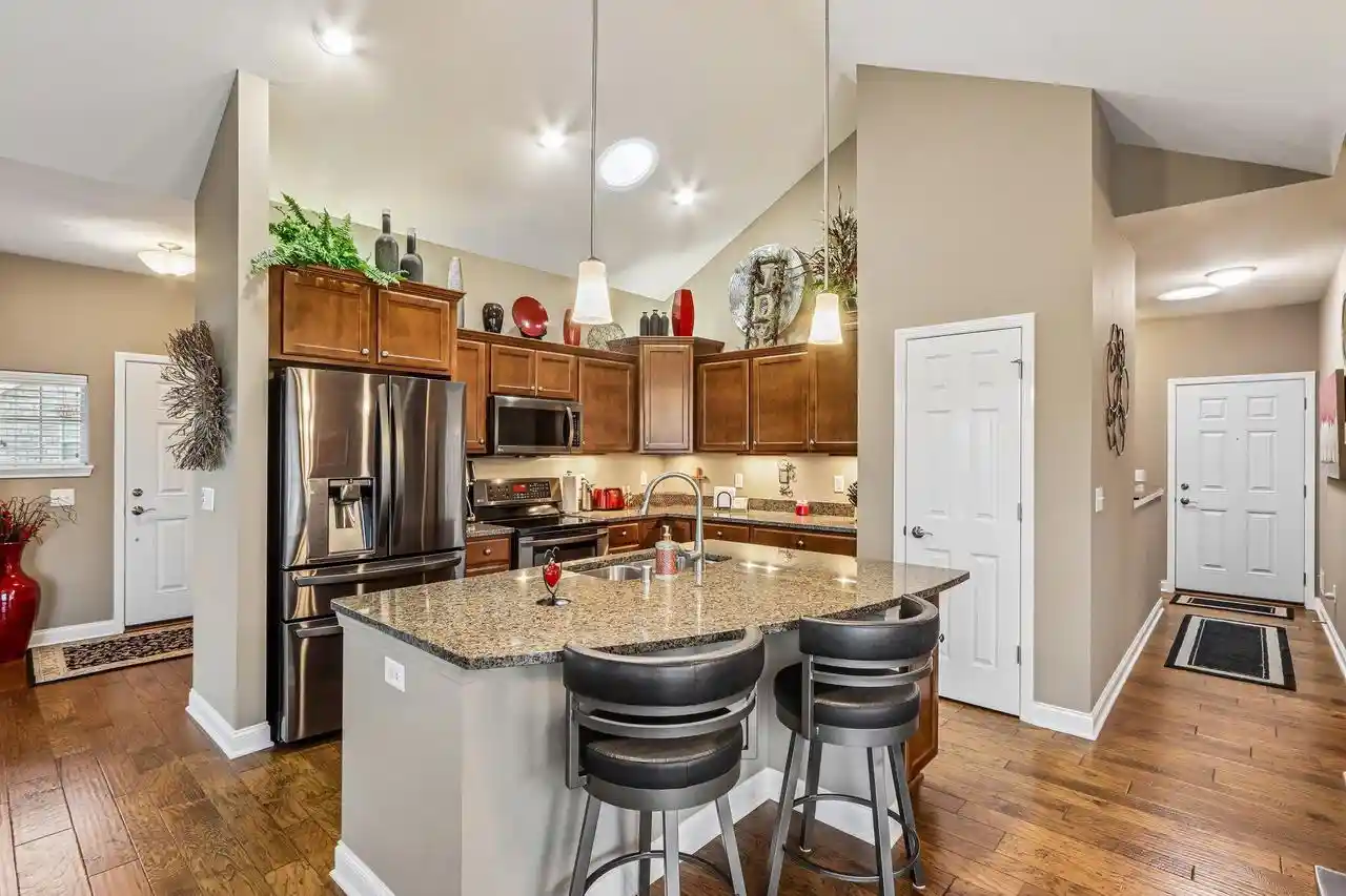 4th image of 1016 Ann Marie Way Way, Oconomowoc, WI 53066 | MLS# 1969805