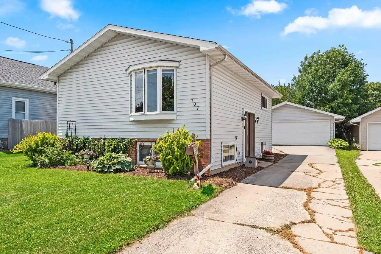 1st image of 707 N Sawyer Street Street, Oshkosh, WI 54902 | MLS# 50328426