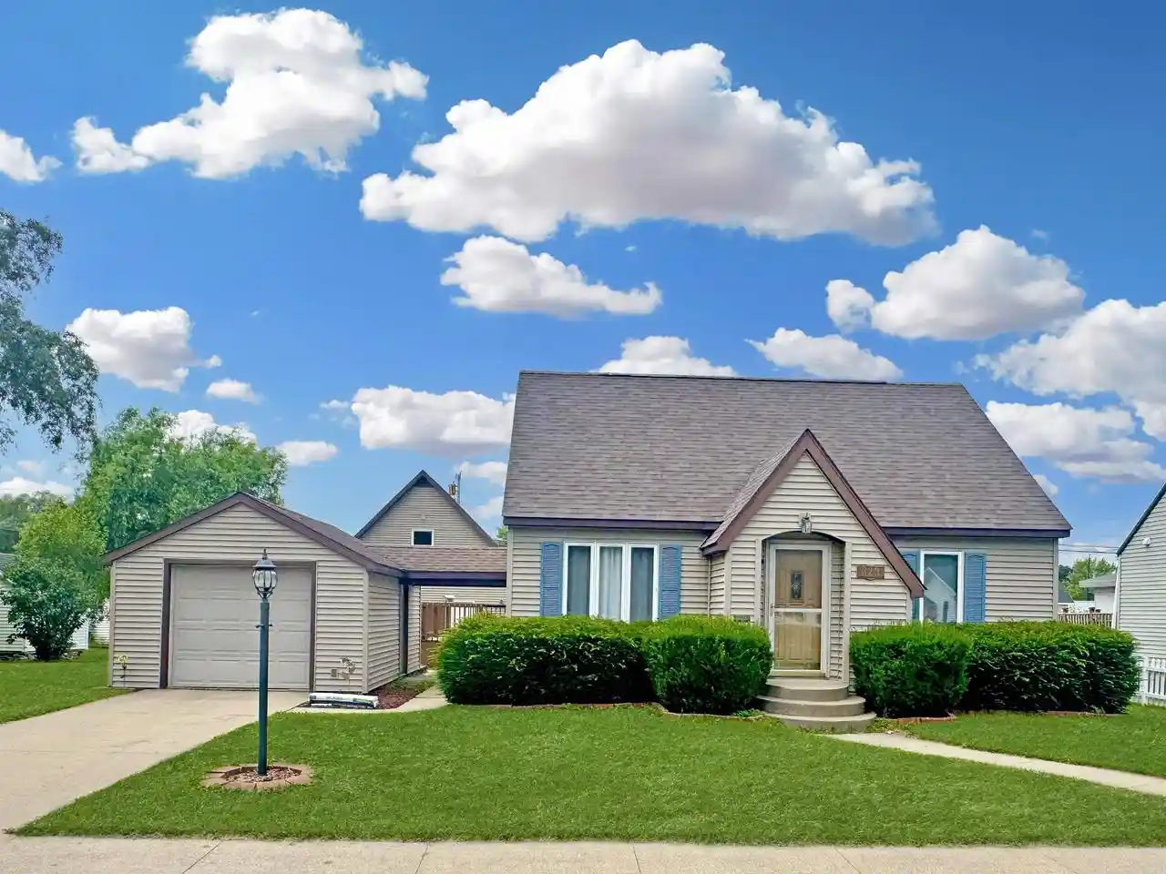 Homes for sale in Prairie Du Chien, WI | 323 S Ohio Street Street, Prairie Du Chien, WI 53821 | MLS# 2027132