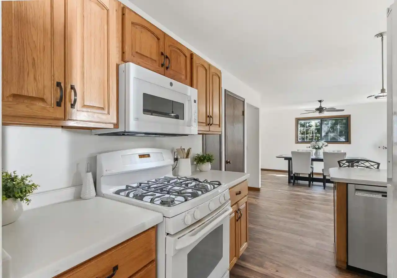 3rd image of 5655 Concord Dr Dr, Fitchburg, WI 53575 | MLS# 2027141