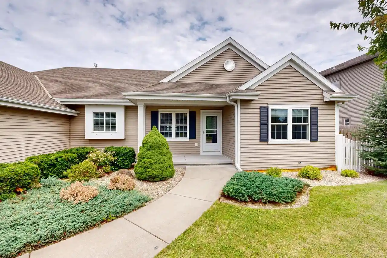 Homes for sale in Johnson Creek, WI | 113 Michelle Dr Dr, Johnson Creek, WI 53038 | MLS# 1969840