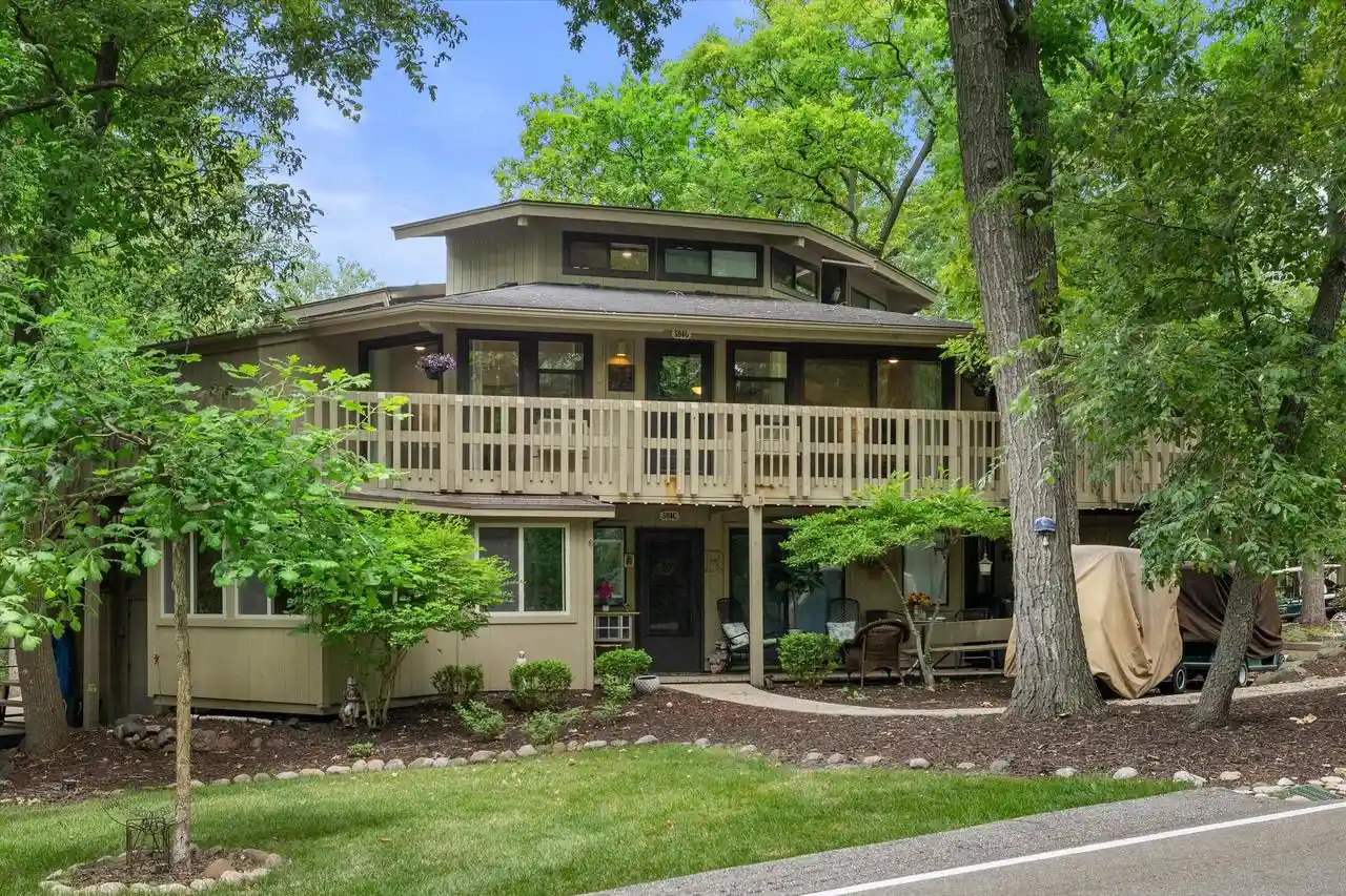 Homes for sale in Fontana, WI | 504 Rolling Green Dr Dr #G, Fontana, WI 53125 | MLS# 1969844