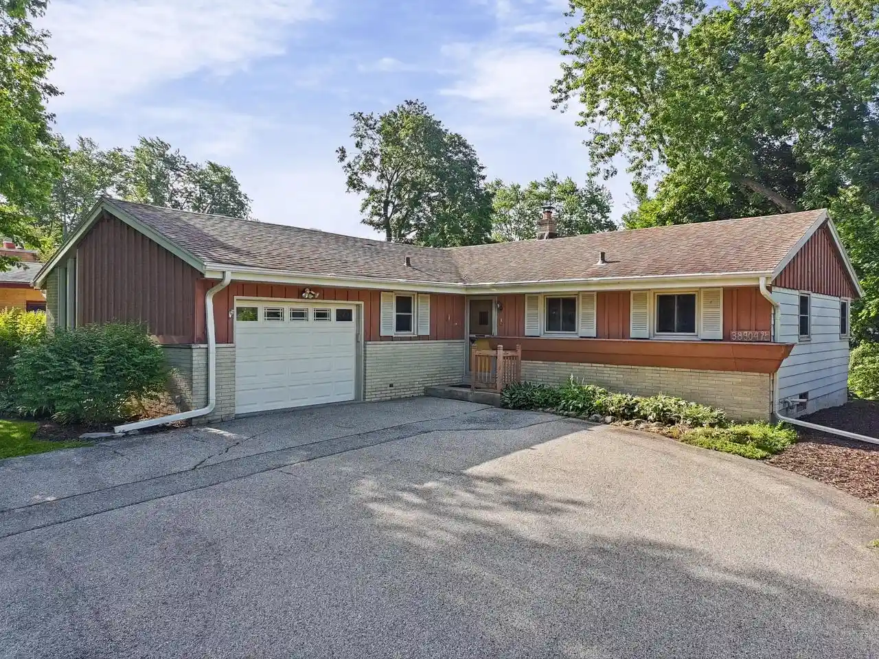 Homes for sale in Genoa City, WI | 38904 90th Pl Pl, Genoa City, WI 53128 | MLS# 1969855