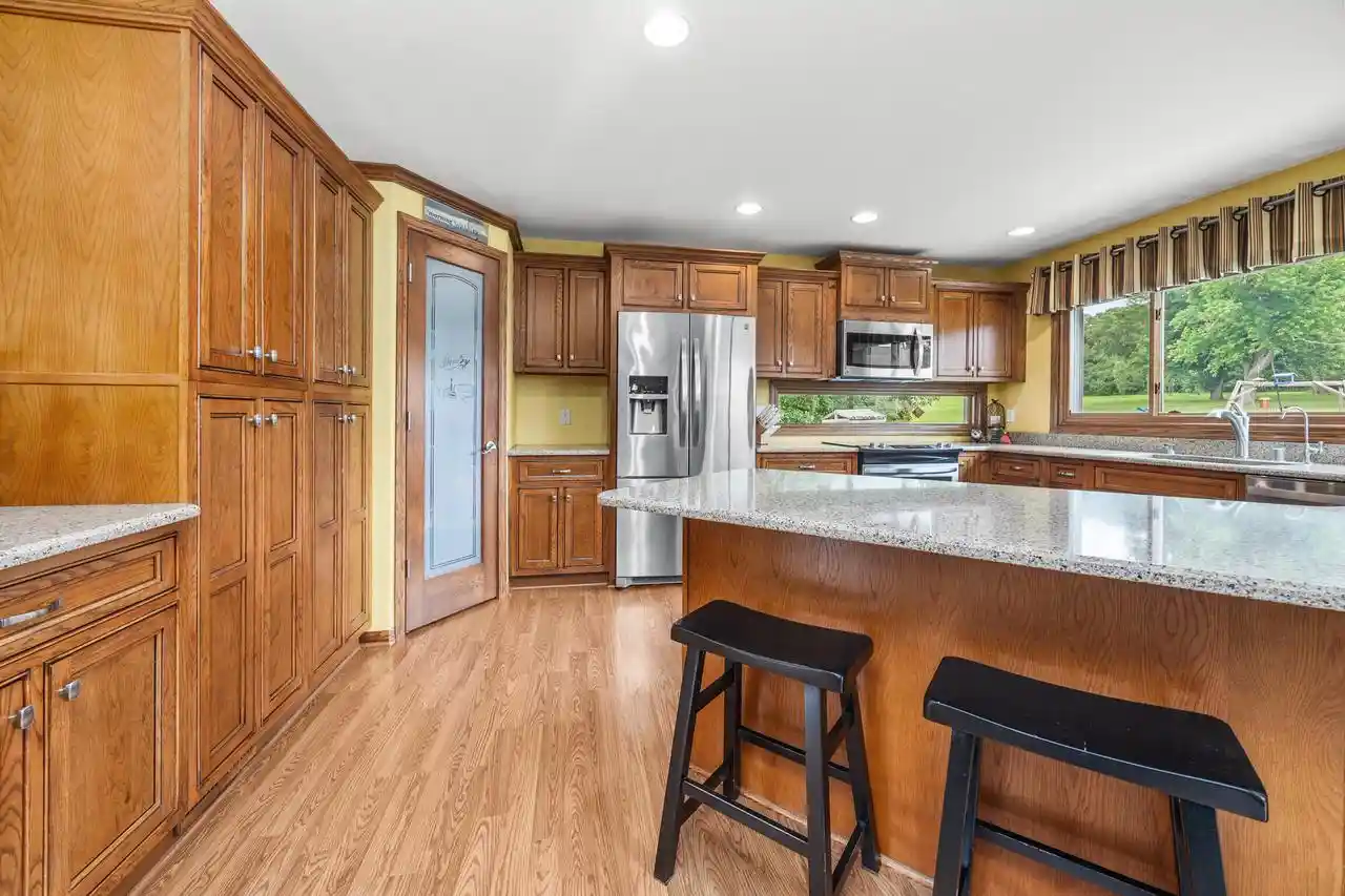 3rd image of W314S7944 High View Circle Circle, Mukwonago, WI 53149 | MLS# 1969858
