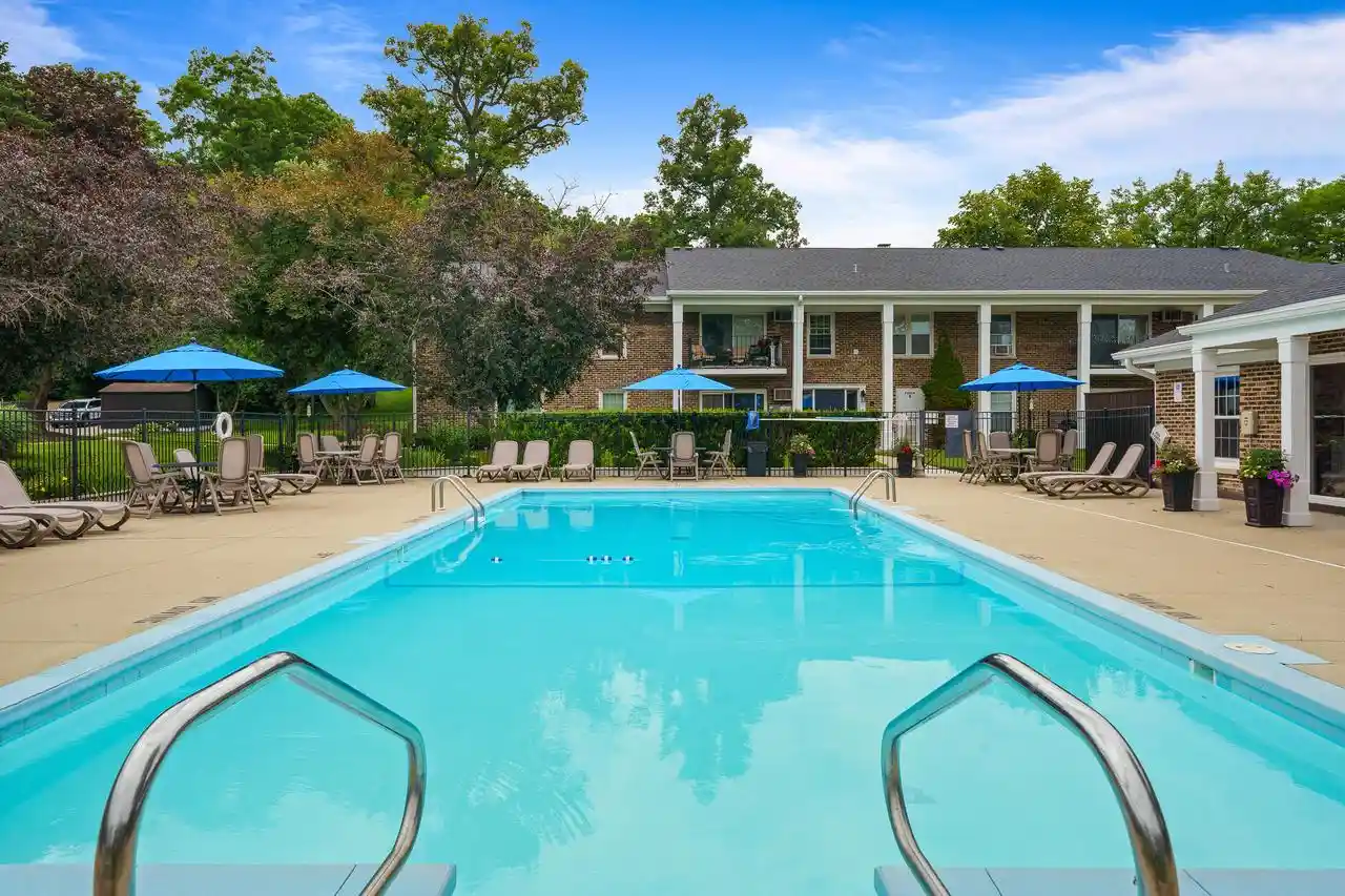 3rd image of 112 Hank Jay Dr Dr, Lake Geneva, WI 53147