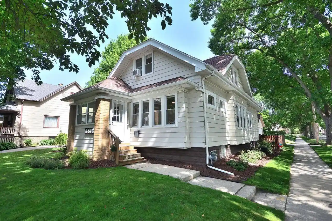 Homes for sale in Wauwatosa, WI | 6602 Romona Avenue Avenue, Wauwatosa, WI 53213 | MLS# 1969899
