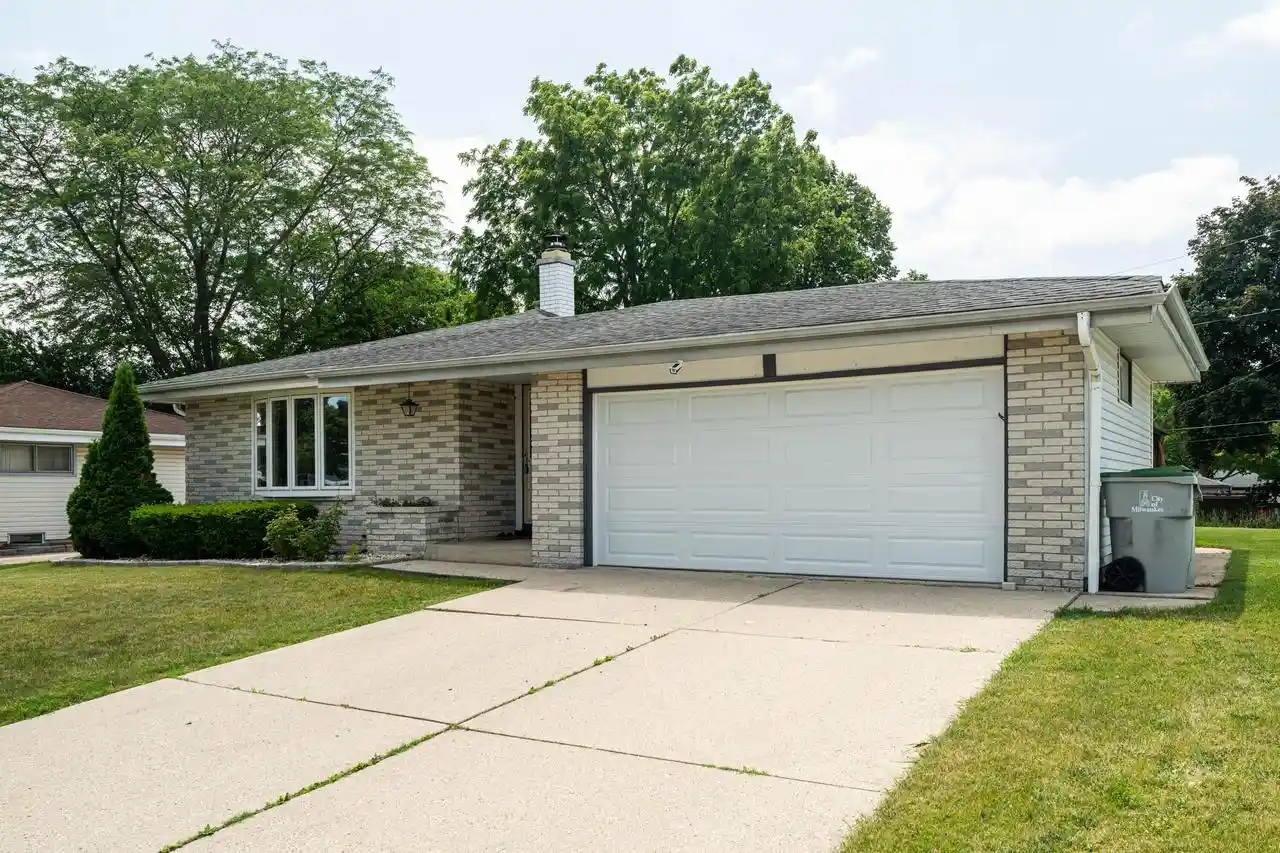 Homes for sale in Milwaukee, WI | 8625 W Petersik Street Street, Milwaukee, WI 53224 | MLS# 1969902