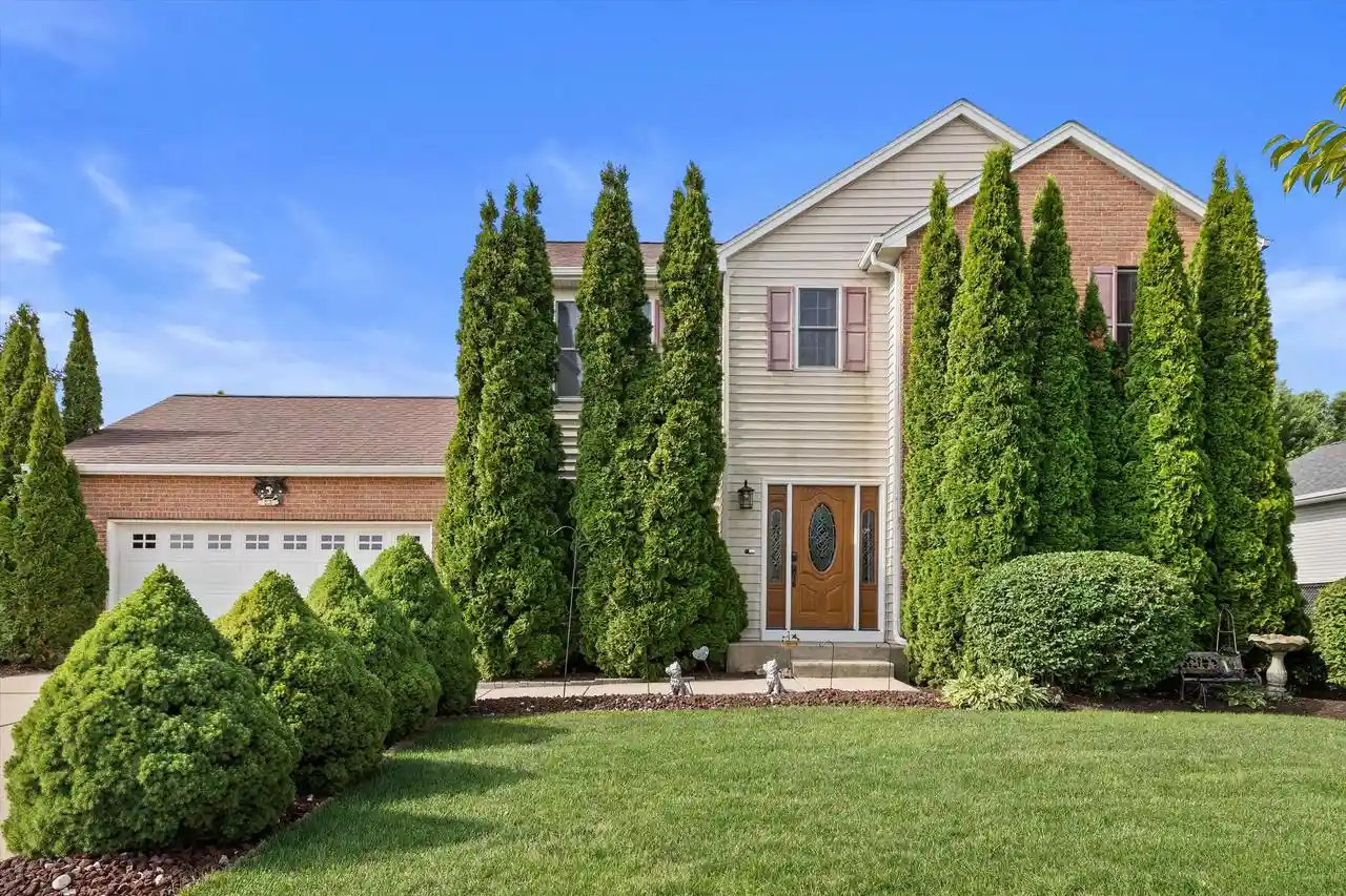 Photo 1 of Single family home for sale at 109 Prairie Dr Dr, Walworth, WI 53184 | MLS# 1969910 | Listing updated on 2026-09-24