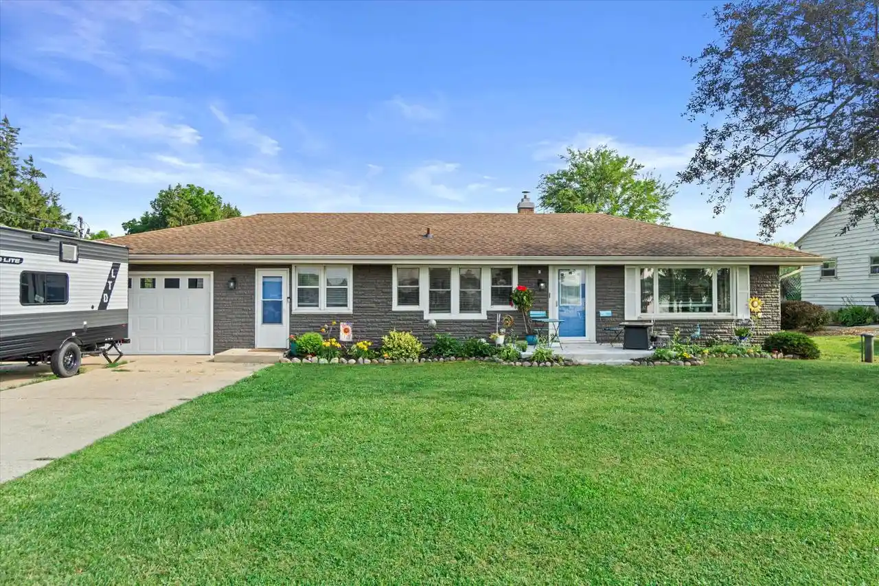 Homes for sale in Wind Lake, WI | 26727 Denoon Road Road, Wind Lake, WI 53185 | MLS# 1969911