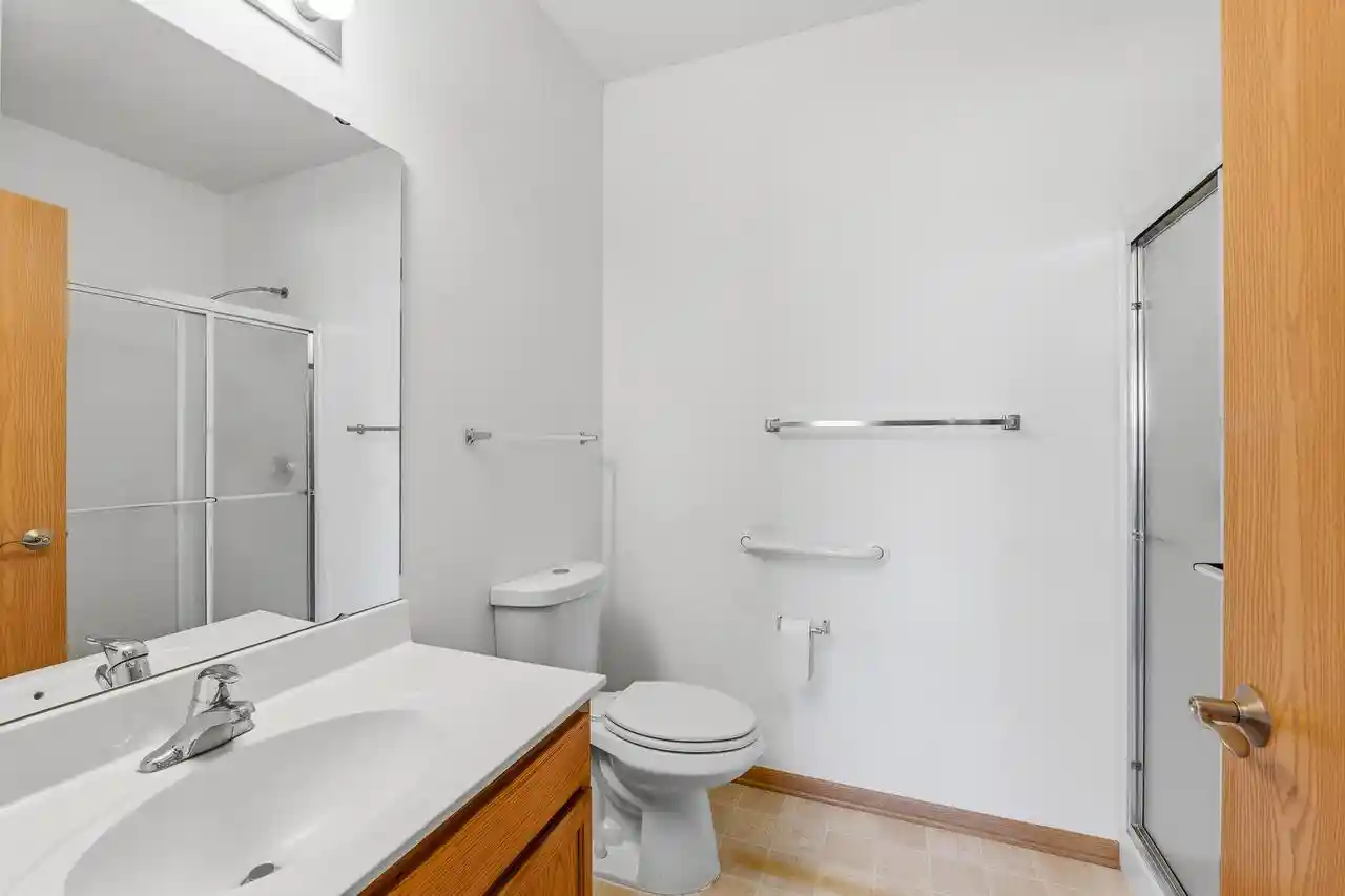 4th image of 334 Brookside Dr Dr, Mayville, WI 53050
