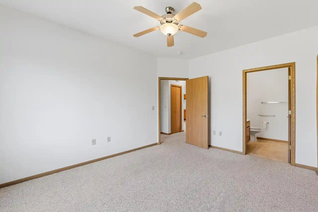 5th image of 334 Brookside Dr Dr, Mayville, WI 53050