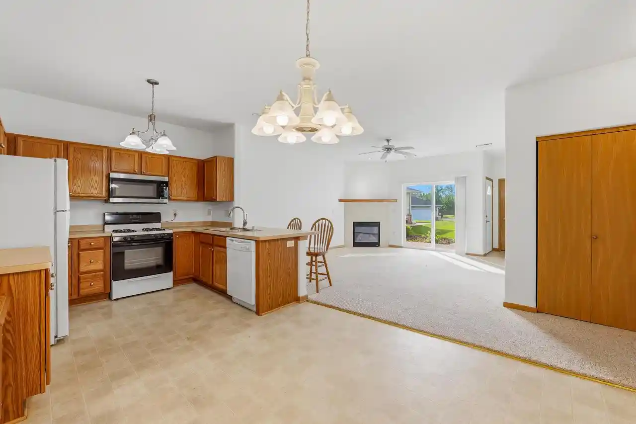 2nd image of 334 Brookside Dr Dr, Mayville, WI 53050