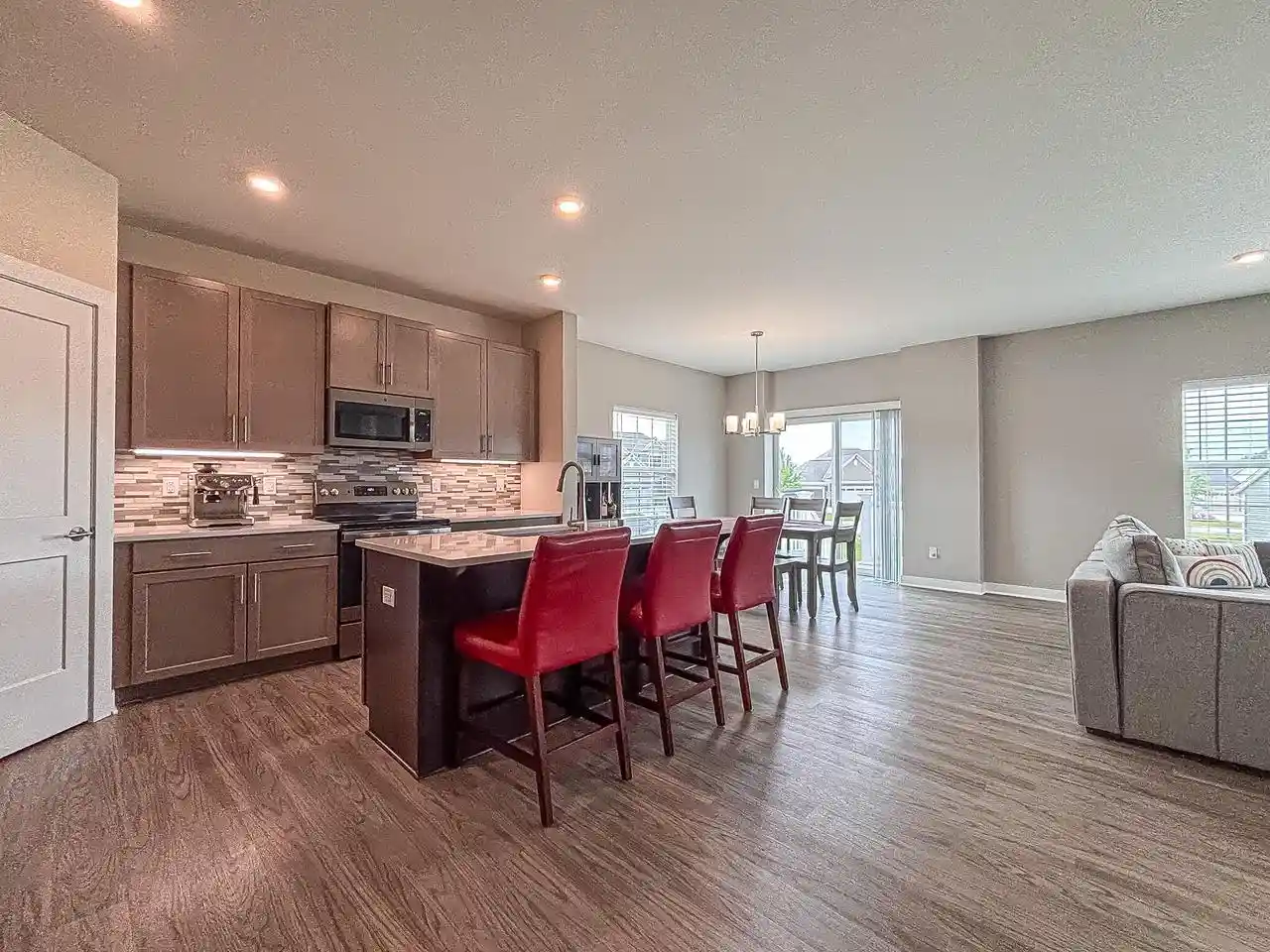 2nd image of N47w22311 Woodleaf Way Way, Pewaukee, WI 53072 | MLS# 1969918