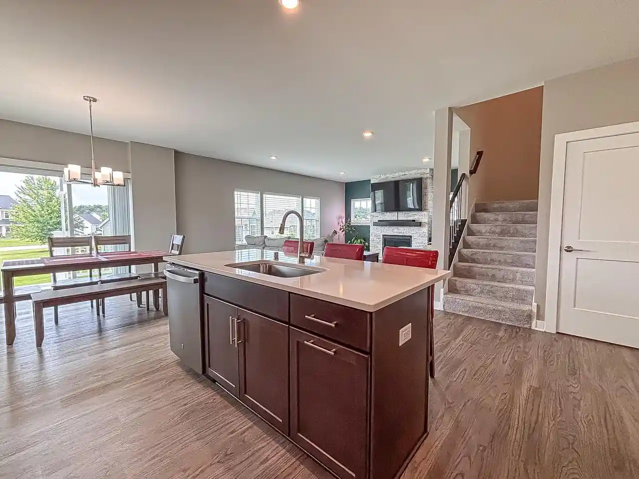 4th image of N47W22311 Woodleaf Way Way, Pewaukee, WI 53072 | MLS# 1969918