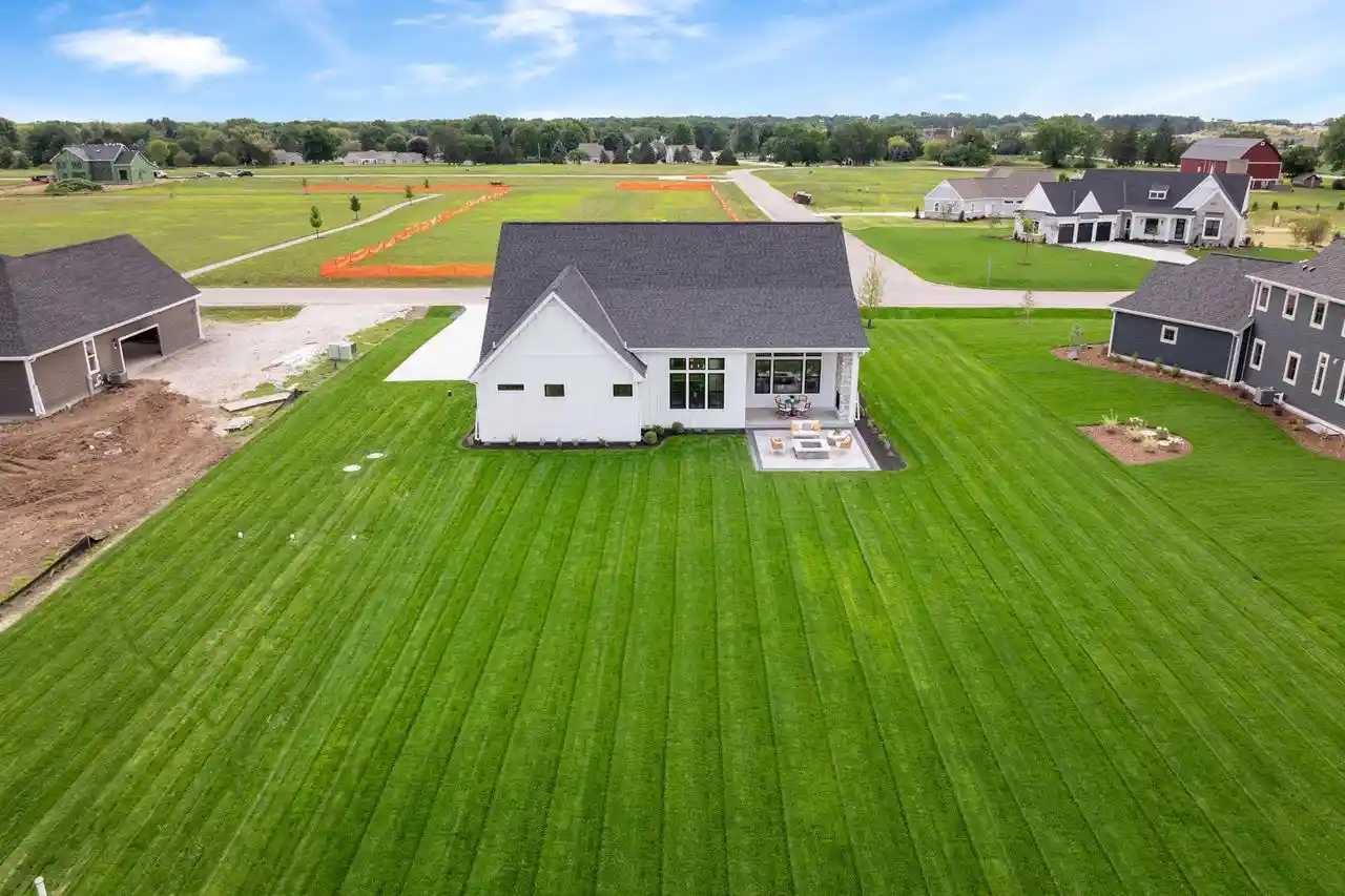 47th image of N63w35852 Frederick Dr Dr, Oconomowoc, WI 53066 | MLS# 1969925