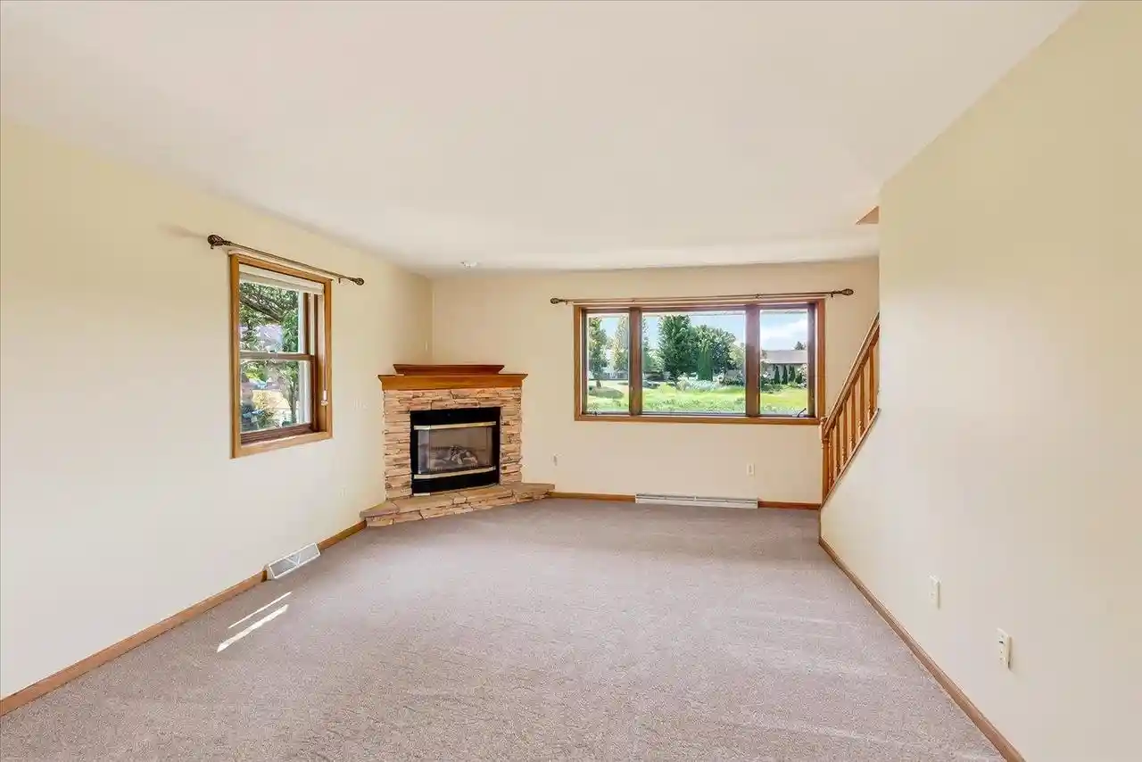 2nd image of 617 Windward Way Way, Oregon, WI 53575 | MLS# 2027181