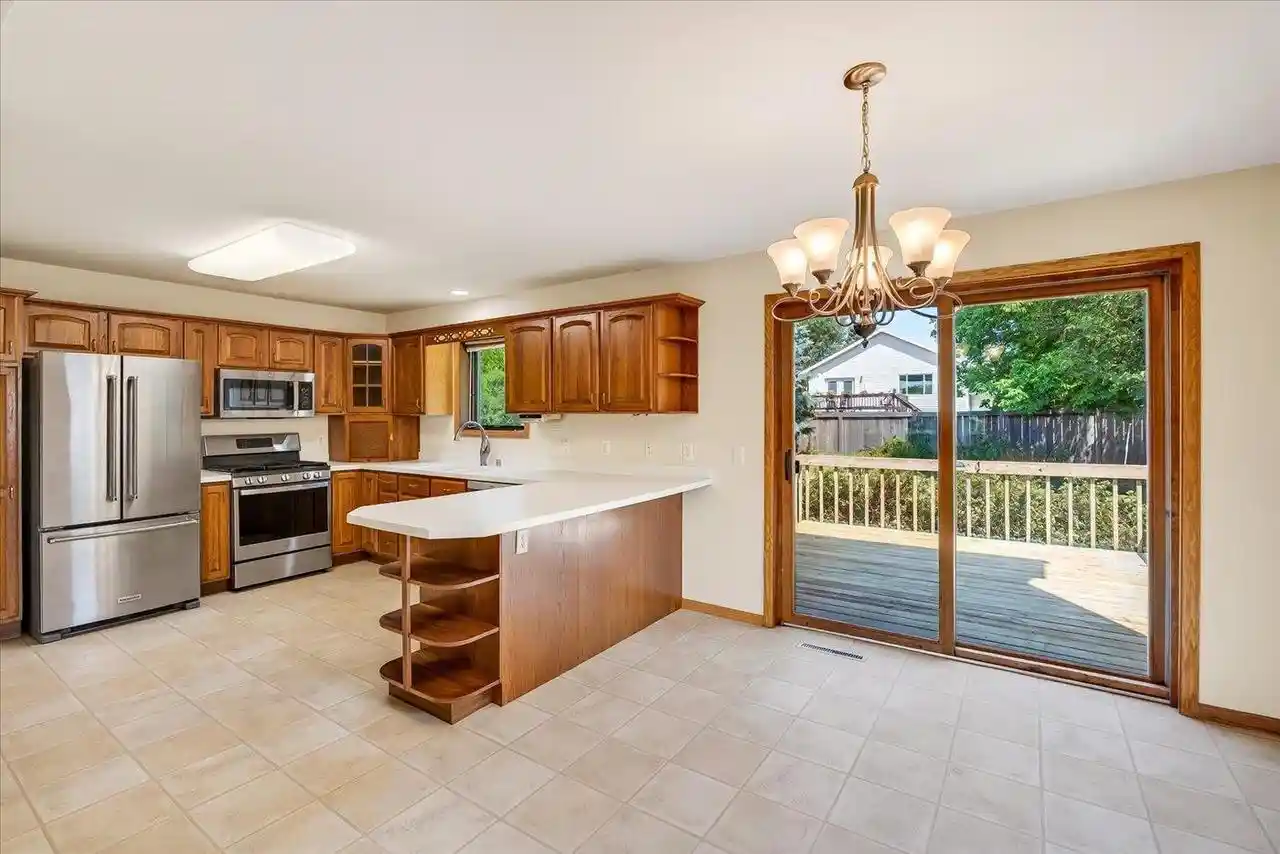 3rd image of 617 Windward Way Way, Oregon, WI 53575 | MLS# 2027181
