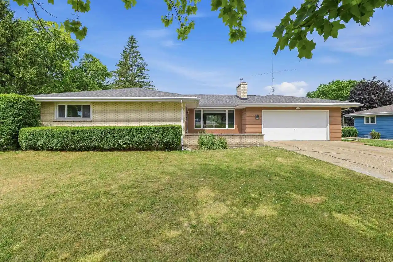 1st image of 872 S Park Avenue Avenue, Fond Du Lac, WI 54935 | MLS# 50328452