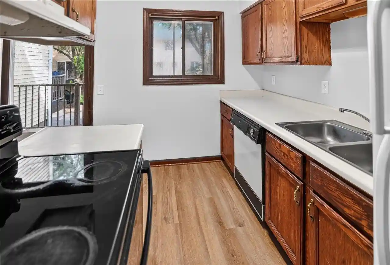 3rd image of 6866 Park Ridge Dr Dr, Madison, WI 53719 | MLS# 2027184