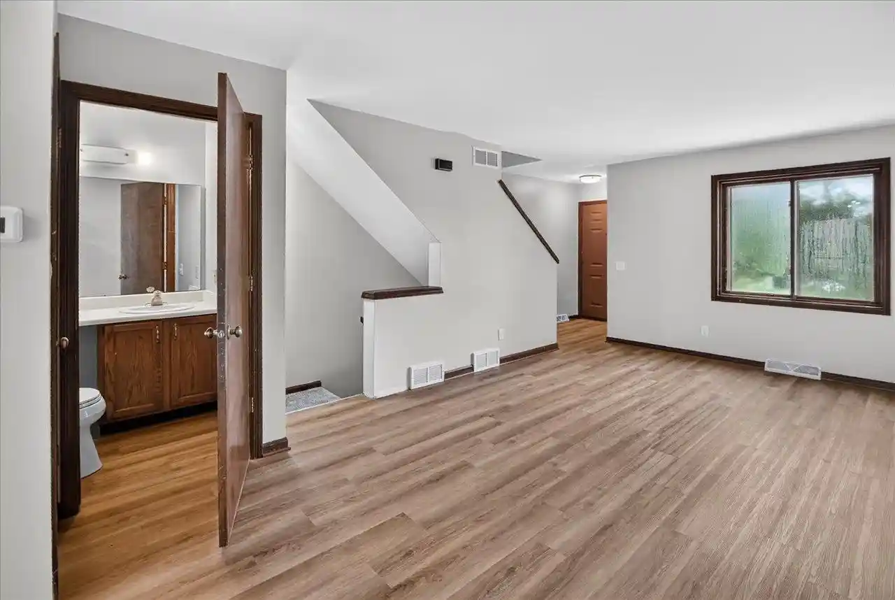 5th image of 6866 Park Ridge Dr Dr, Madison, WI 53719 | MLS# 2027184