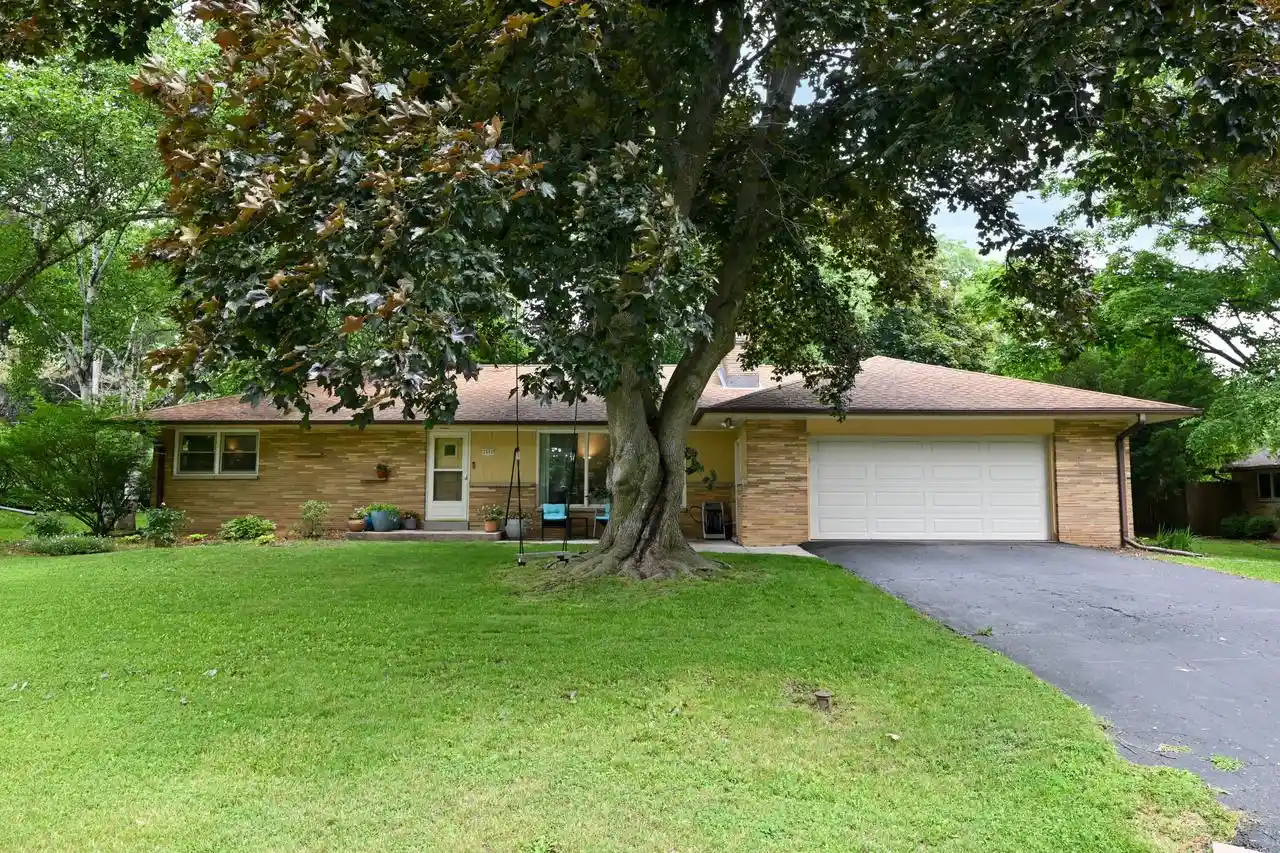 Homes for sale in Glendale, WI | 2400 W Apple Tree Road Road, Glendale, WI 53209 | MLS# 1969931