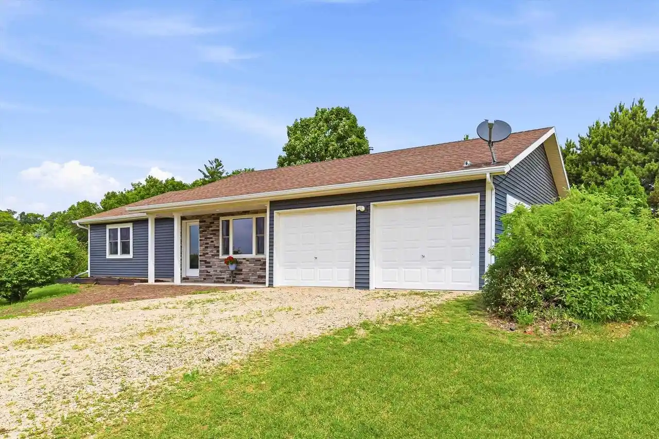 1st image of W2342 County Road Q, Berlin, WI 54923 | MLS# 50328450