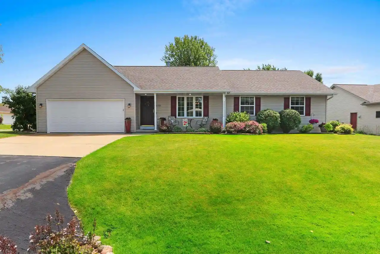 1st image of W2309 Briarwood Dr Dr, Appleton, WI 54915 | MLS# 50328466