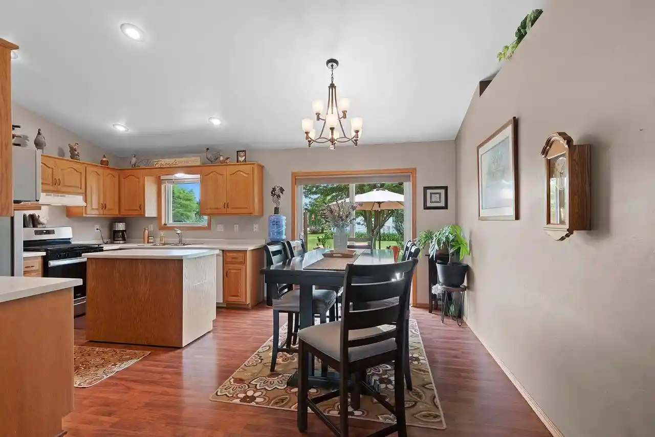 4th image of W2309 Briarwood Dr Dr, Appleton, WI 54915 | MLS# 50328466