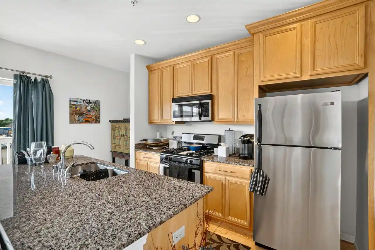2nd image of 4 Gaslight Dr Dr, Racine, WI 53403