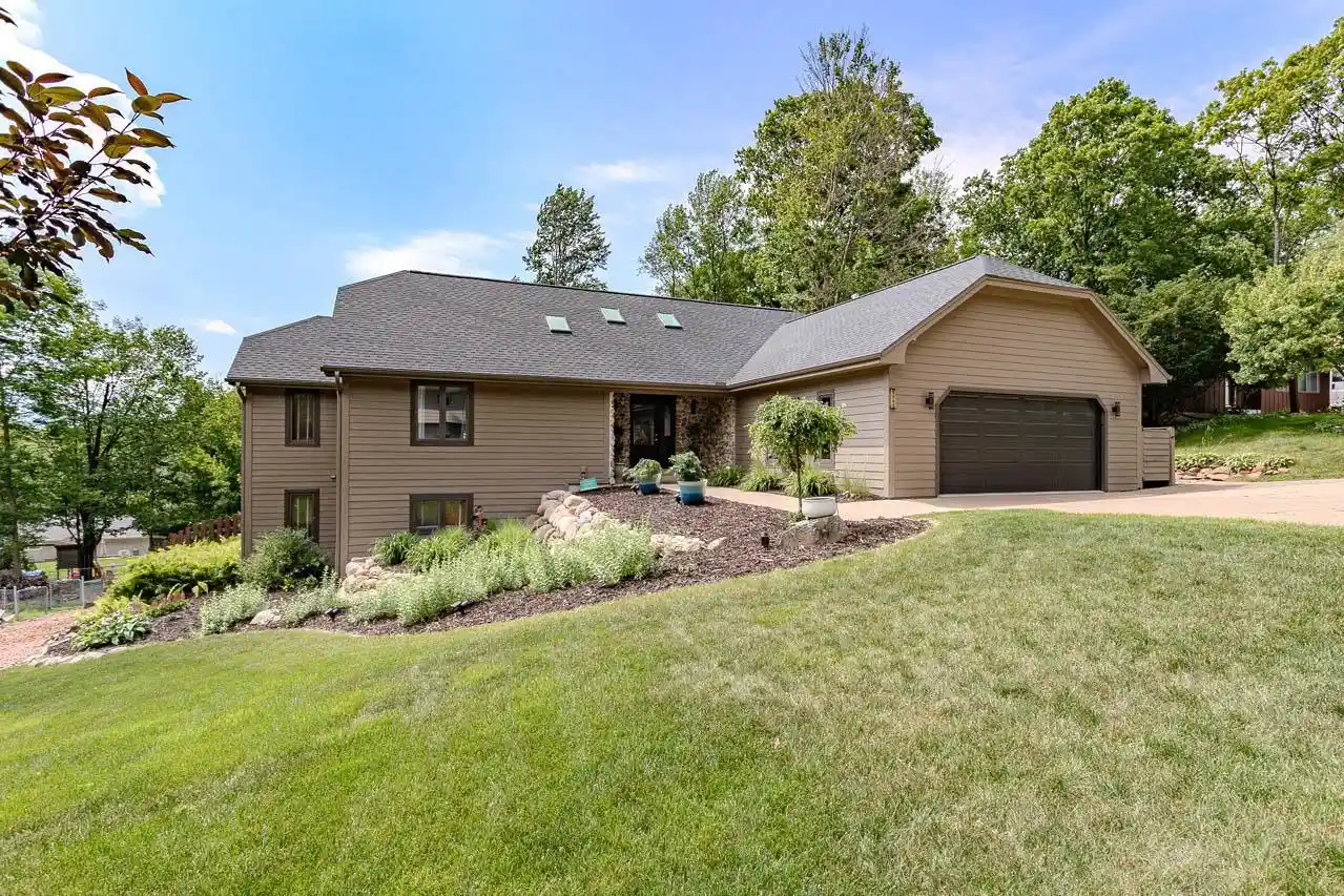 1st image of 3942 Hillside Lane Lane, Wausau, WI 54403 | MLS# 22603049