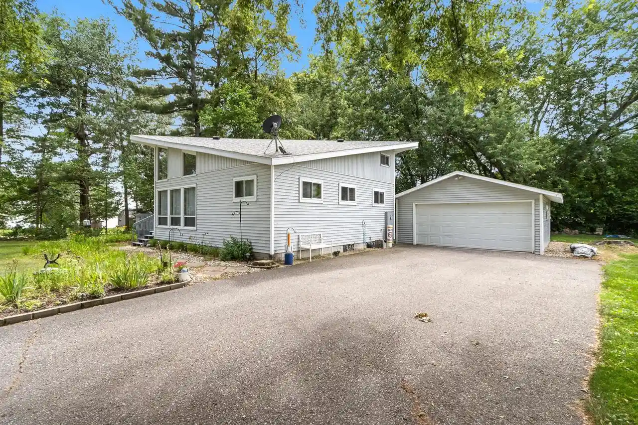 Homes for sale in Pardeeville, WI | W5658 Island Dr Dr, Pardeeville, WI 53954 | MLS# 2027208